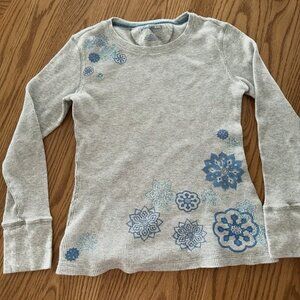 Eddie Bauer – Snowflake Henley Waffle Weave Long Sleeve Shirt – Size M (Runs sma